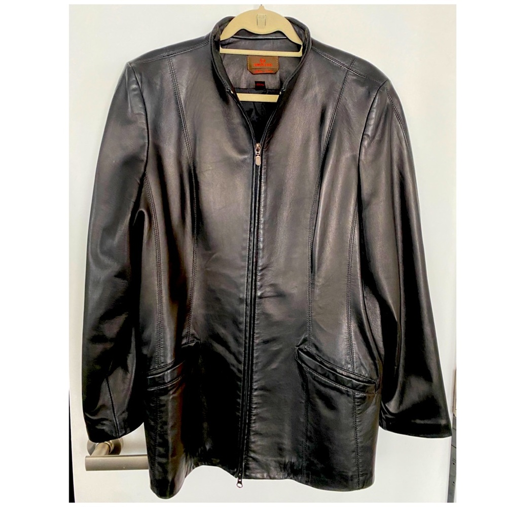 Danier Leather Women’s zip Coat size XL